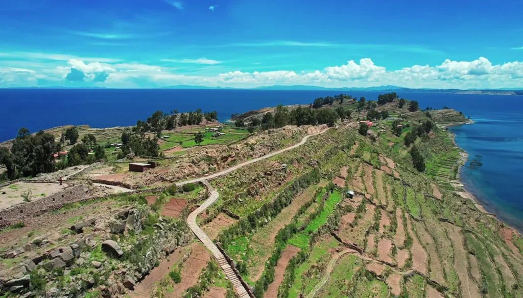Isla Taquile Camino Alto